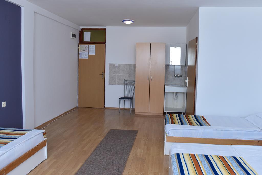 Hostel Milkaza Novi Sad Exterior photo