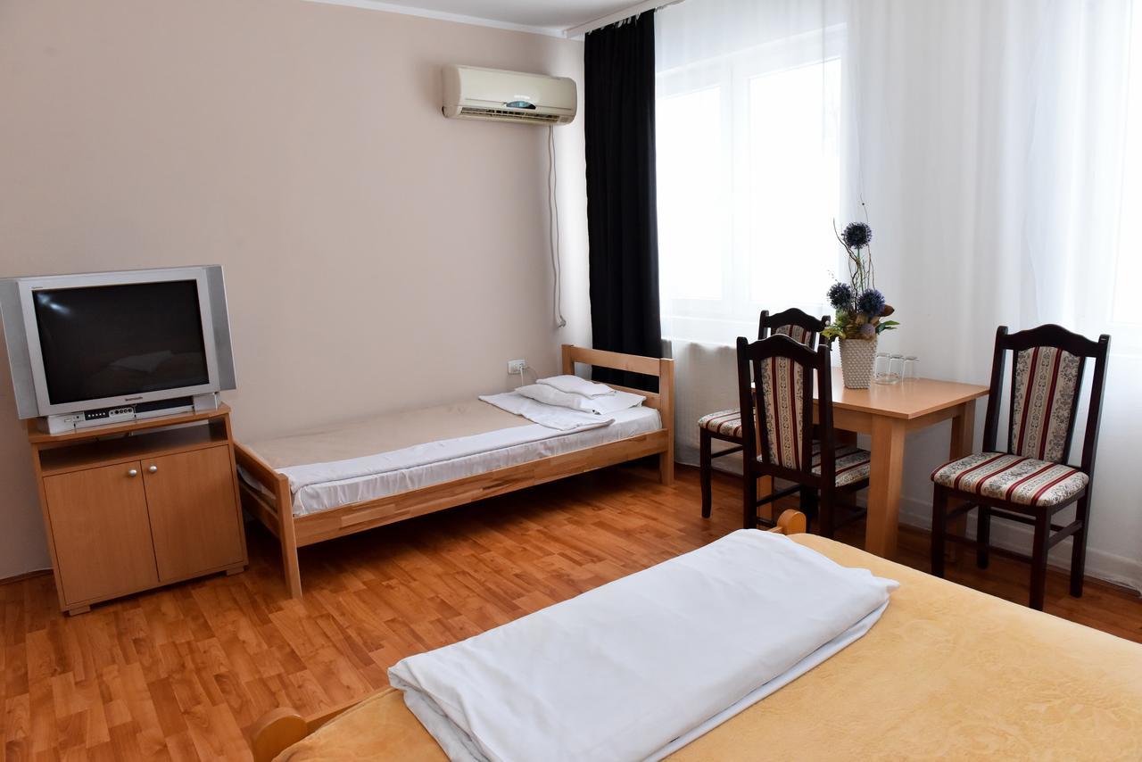 Hostel Milkaza Novi Sad Exterior photo