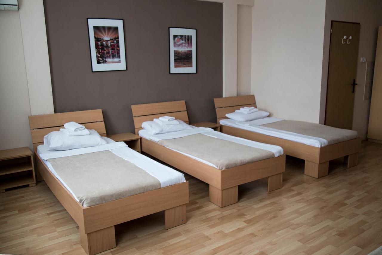 Hostel Milkaza Novi Sad Exterior photo
