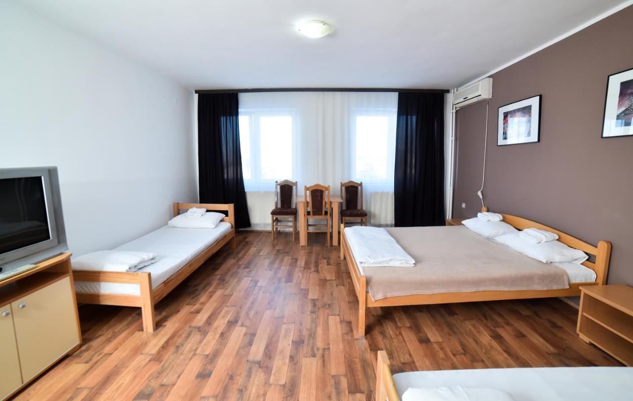 Hostel Milkaza Novi Sad Exterior photo